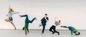 đốt cháy mỡ tại nhà với nhảy hiện đại